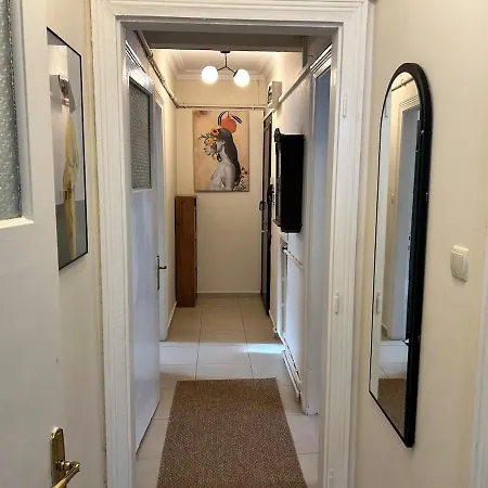 Spacious & Peaceful 2br Apt. W/ Balcony * イスタンブール